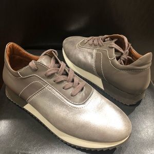 Aquatalia Zala Women’s Sneakers Size 9.5